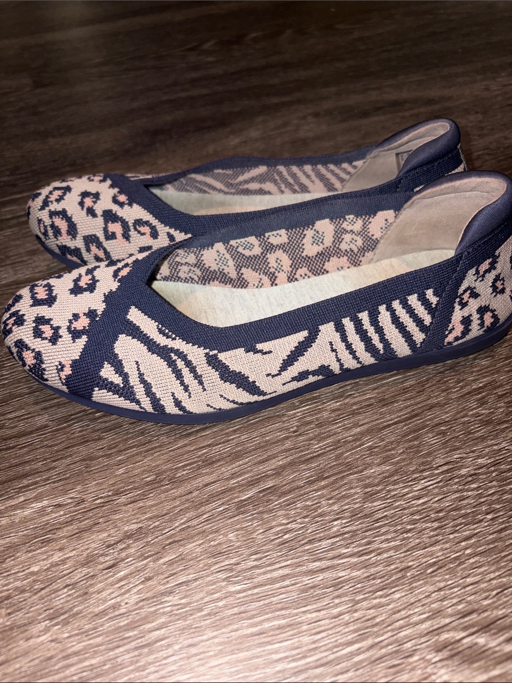 Cloudsteppers by Clarks Pink and Navy Patterned Knit Ballet Flats